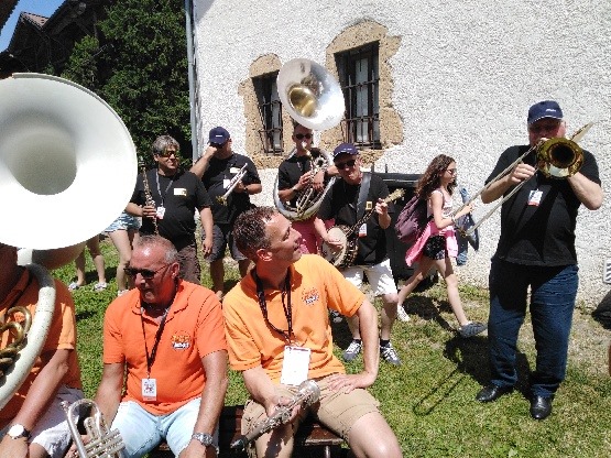 67764350_1081704342219772_493233395732578304_n